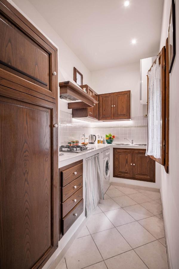 Novella Benedicta Apartments Firenze Bagian luar foto