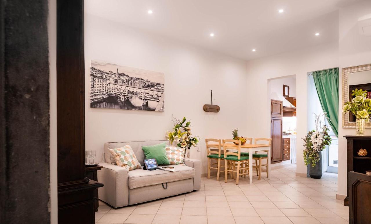Novella Benedicta Apartments Firenze Bagian luar foto